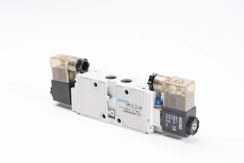 Serie CH – Válvulas 3/2, 5/2 y 5/3 neumáticas o eléctricas de MICRO Automación